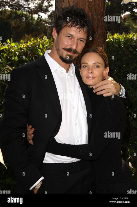 gabrielle anwar fake shoe episode|gabrielle anwar and husband.